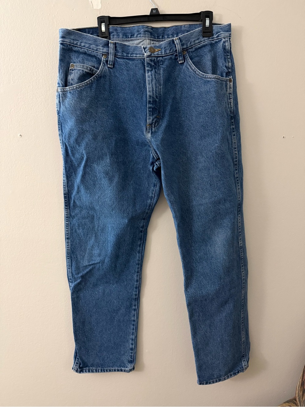 36x30 regular fit Wrangler medium blue straight leg jeans